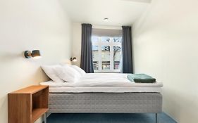 Central Guest House - Bedroom With Private Bathroom